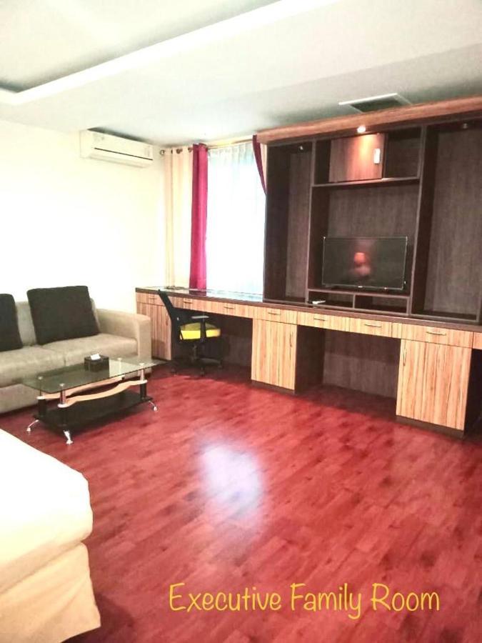 Kasira Residence Peladen ภายนอก รูปภาพ